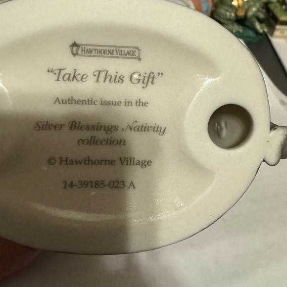 HAWTHORNE house "Silver Blessing Nativity”Take This Gift” EUC - Picture 5 of 5